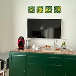 Garibaldi St Cozy Retreat Exclusive Boutique *