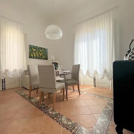 Garibaldi St Cozy Retreat Exclusive Boutique
