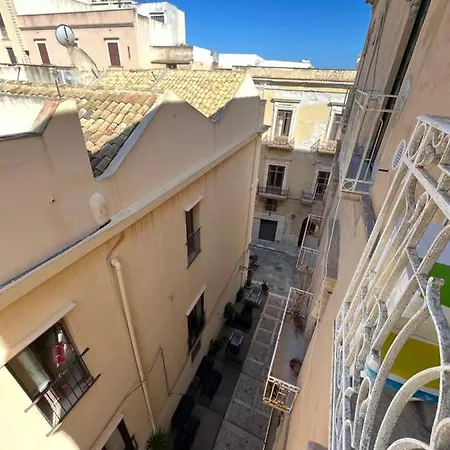Garibaldi St Cozy Retreat Exclusive Boutique Trapani
